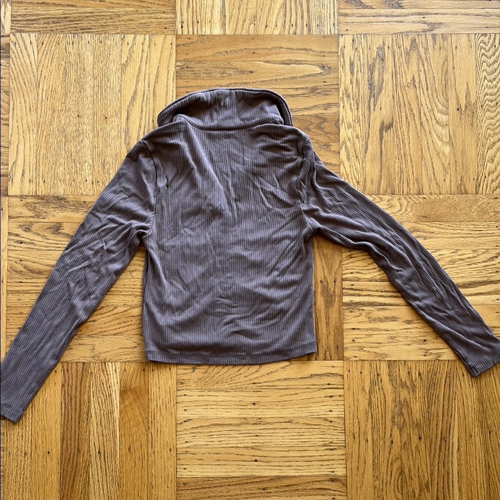 A&F Brown Ribbed Button-Up Top - Picture 3 of 3